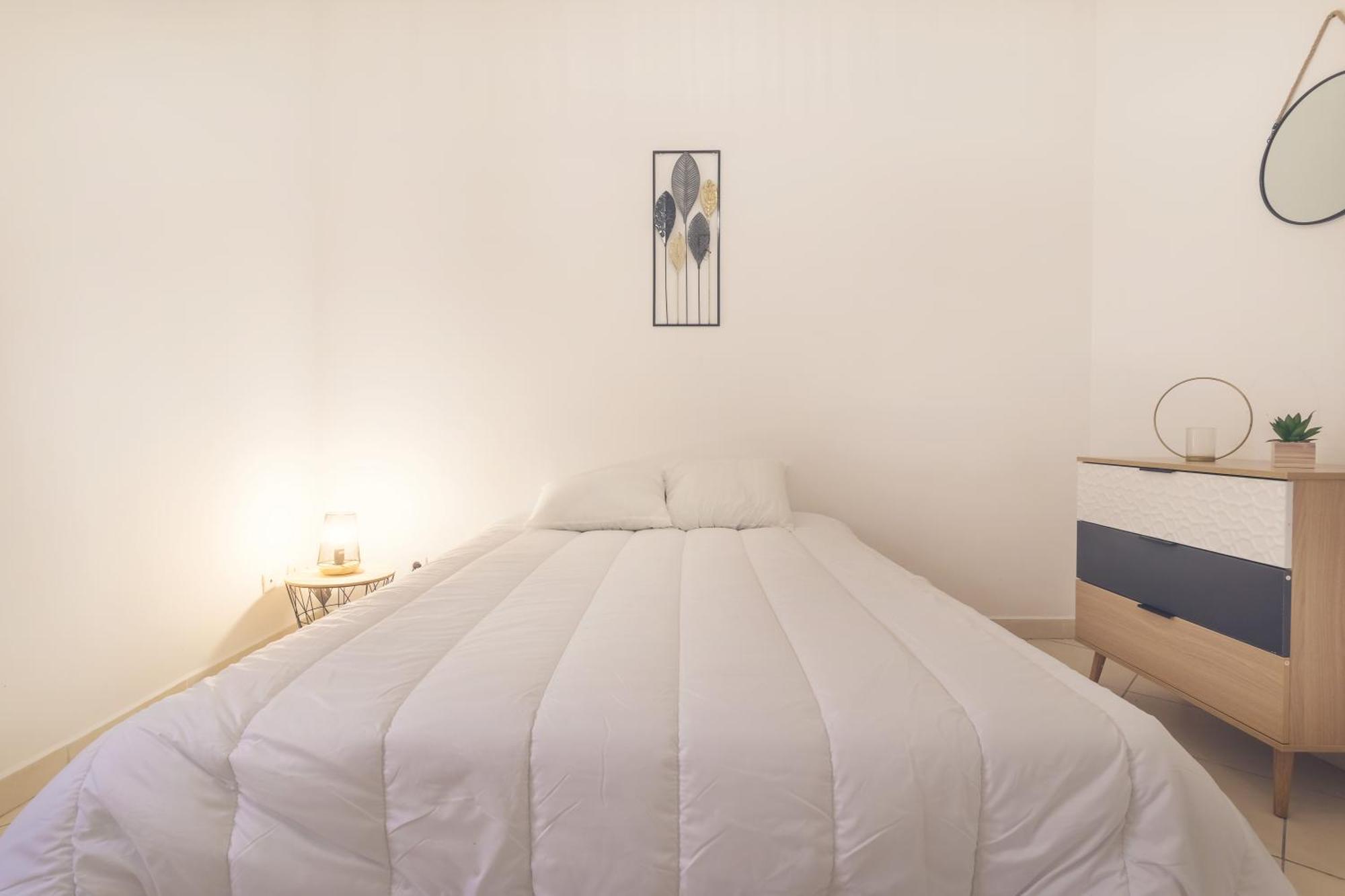 Grand appartement climatisé 3 chambres 6-8 pers Béziers Esterno foto