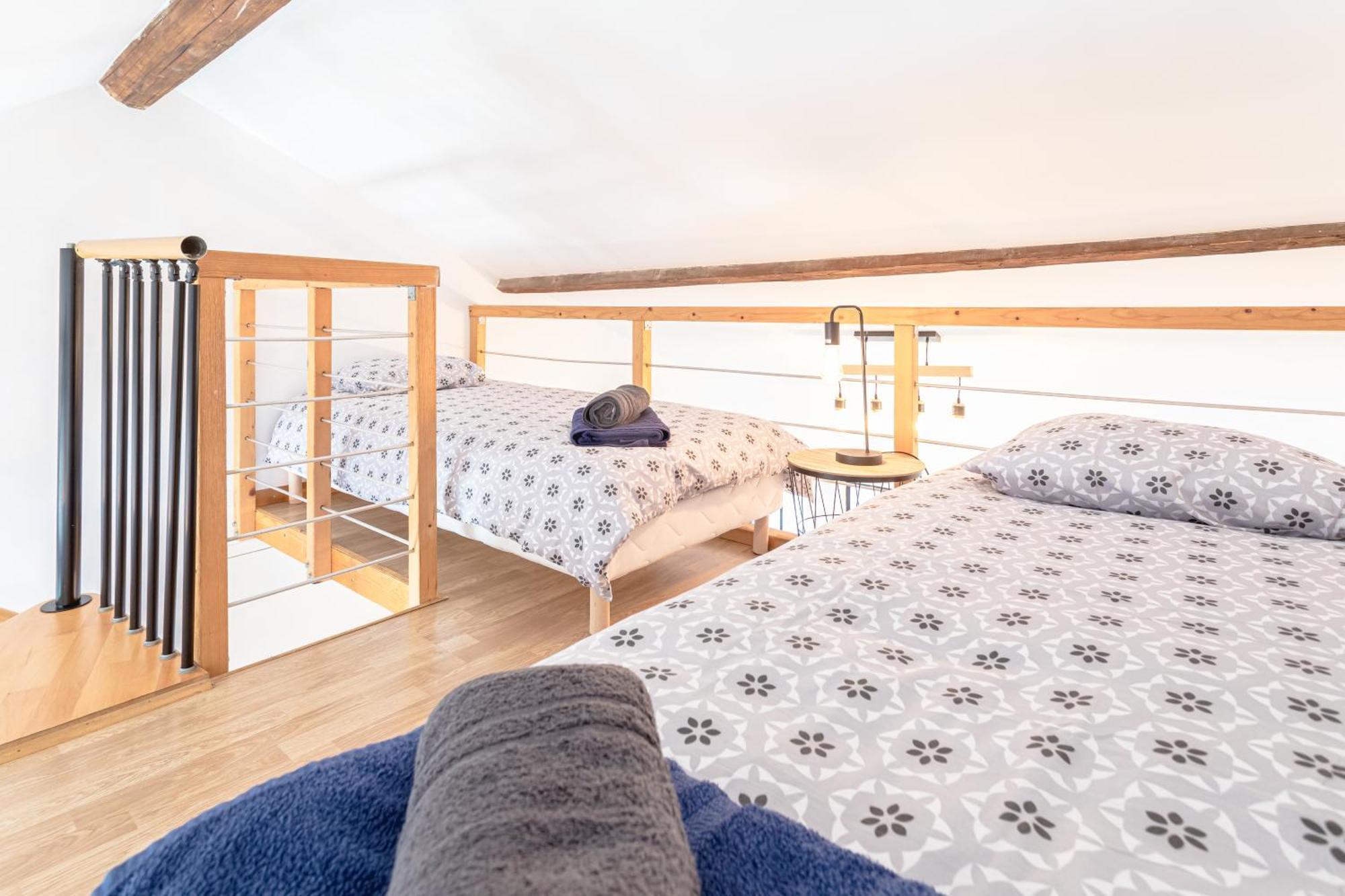 Grand appartement climatisé 3 chambres 6-8 pers Béziers Esterno foto